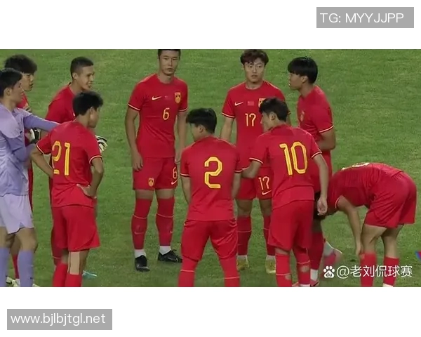 红色足球队的荣耀与梦想:追寻胜利的足迹与团队精神的力量